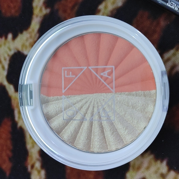 Ofra Bundle - Picture 2 of 9